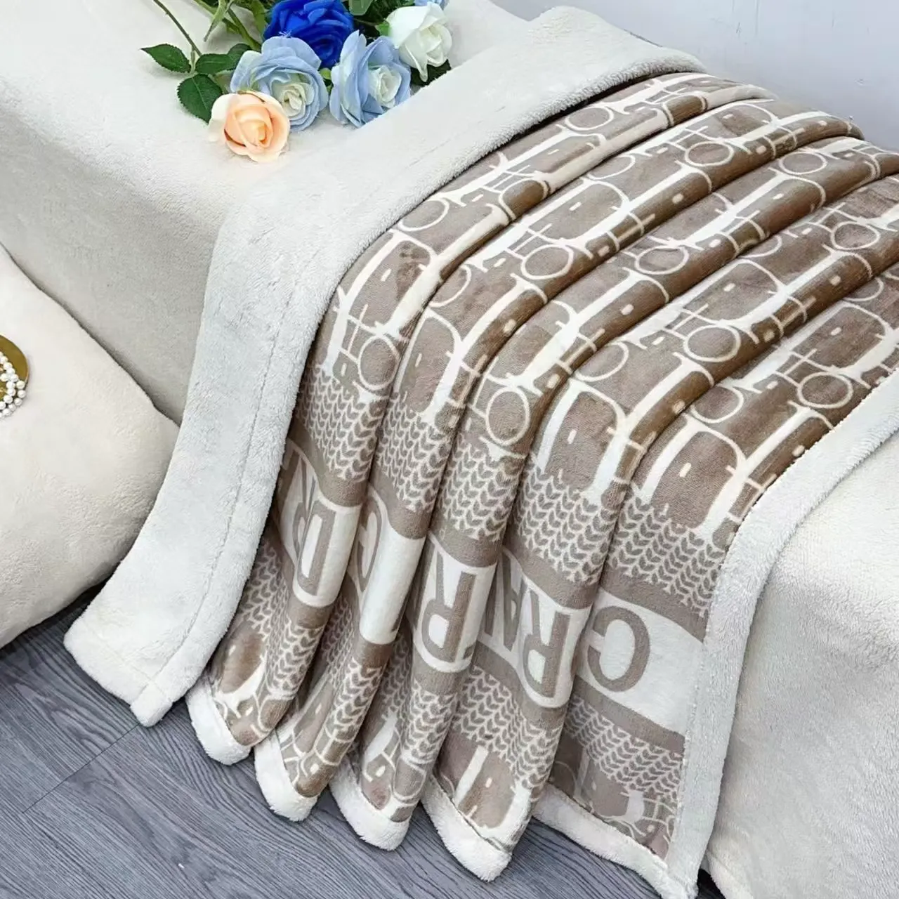 家纺法兰绒毯婴儿结婚圣诞航空被子库存多款柔软保暖厚实家用毯子详情图20