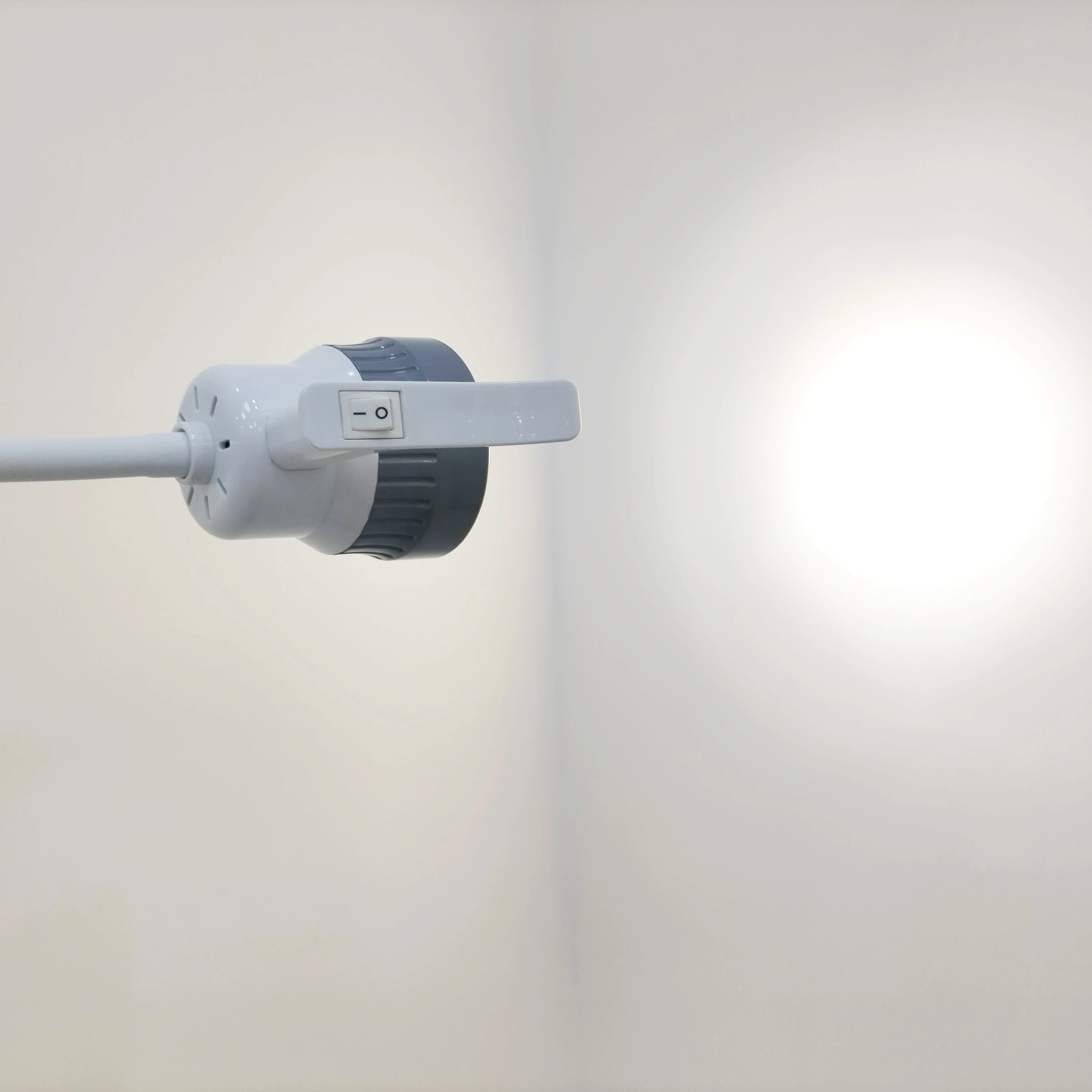 Surgical medical floor support, 7-hole LED adjustable, dental clinic mobile gynecology, otolaryngology, operating room lamp, invisible examination lamp detail image 3