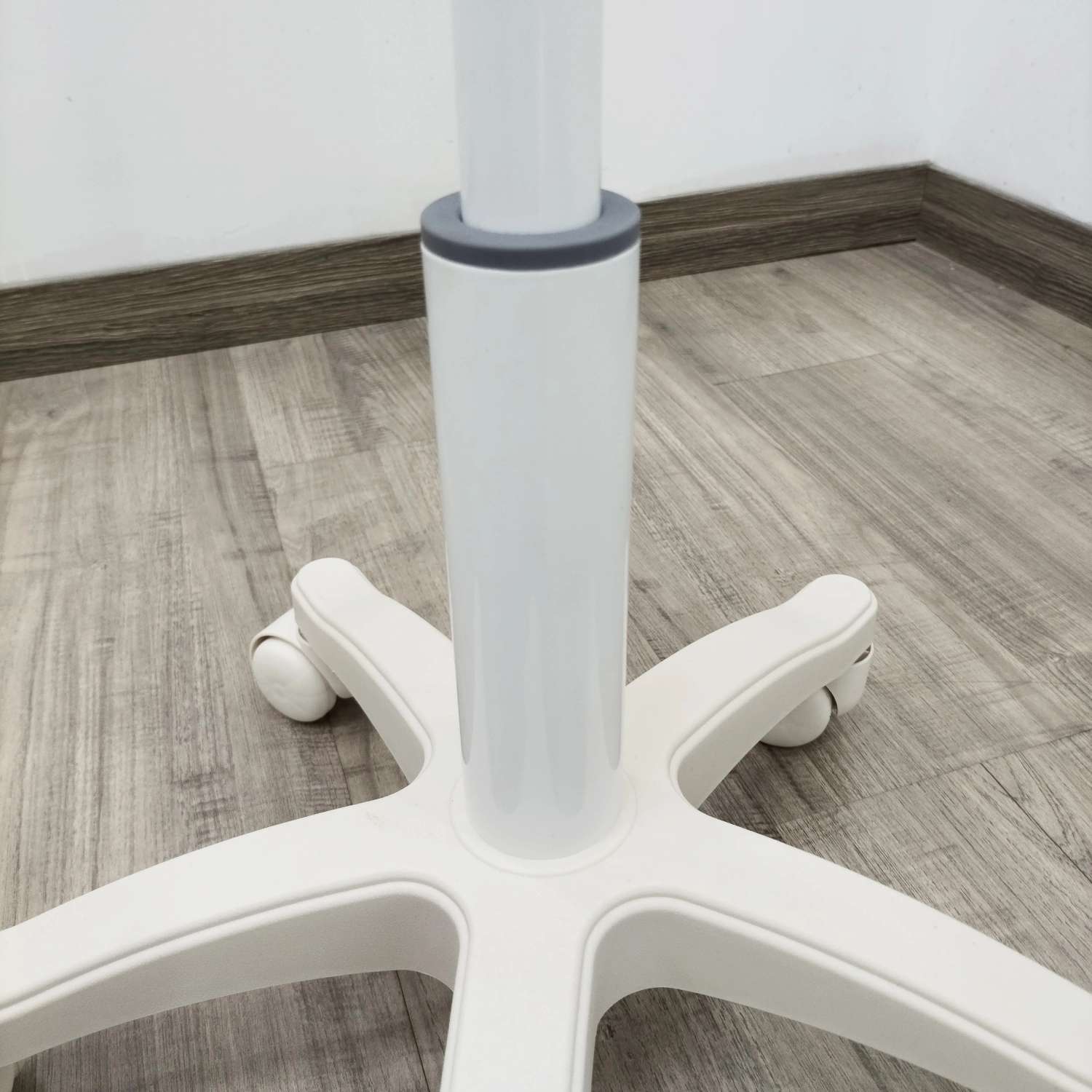 Surgical medical floor support, 7-hole LED adjustable, dental clinic mobile gynecology, otolaryngology, operating room lamp, invisible examination lamp detail image 4