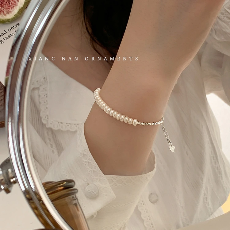 Freshwater pearl bracelet, broken silver, pure silver, semi-silver and semi-pearl jewelry, simple and niche design, women's silver jewelry with geometric design. Item Picture