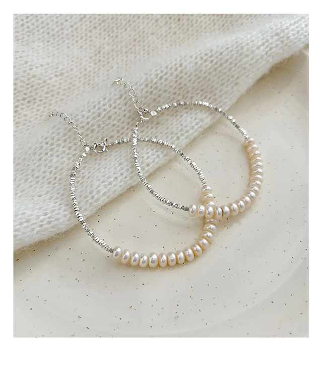 Freshwater pearl bracelet, broken silver, pure silver, semi-silver and semi-pearl jewelry, simple and niche design, women's silver jewelry with geometric design.
